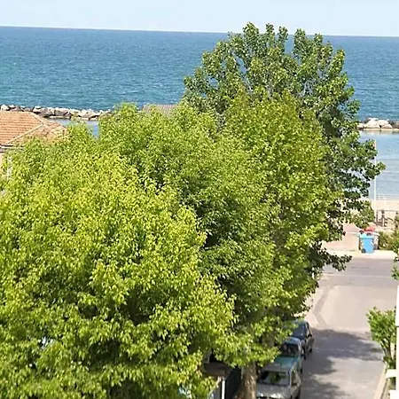 Capri 3*