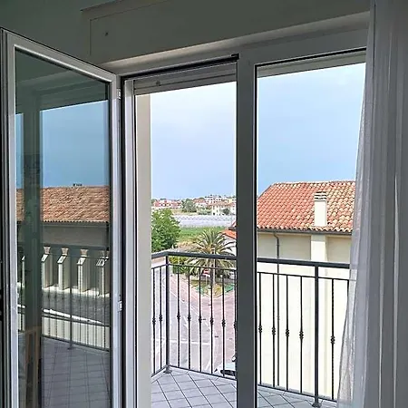 Ξενοδοχείο Capri Μπελάρια-Ιτζέα Μαρίνα